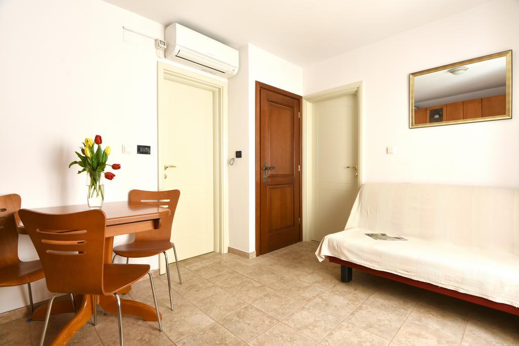 Apartments Kokolo Šibenik Rum bild